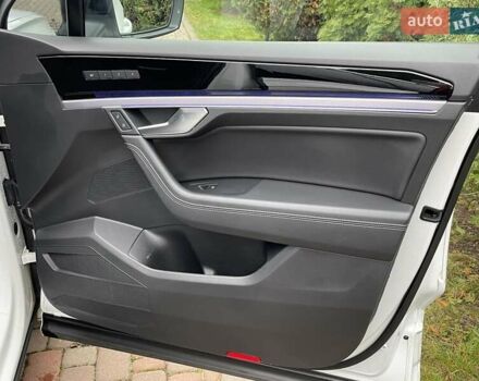 Білий Фольксваген Туарег, об'ємом двигуна 2.97 л та пробігом 100 тис. км за 63999 $, фото 27 на Automoto.ua