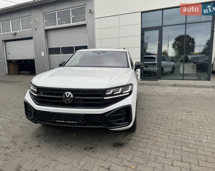 Білий Фольксваген Туарег, об'ємом двигуна 2.97 л та пробігом 33 тис. км за 76900 $, фото 2 на Automoto.ua