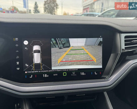 Білий Фольксваген Туарег, об'ємом двигуна 2.97 л та пробігом 33 тис. км за 76900 $, фото 23 на Automoto.ua