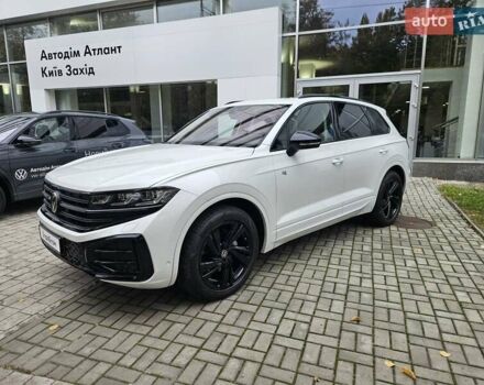 Белый Фольксваген Туарег, объемом двигателя 3 л и пробегом 32 тыс. км за 76890 $, фото 13 на Automoto.ua