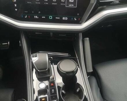 Белый Фольксваген Туарег, объемом двигателя 3 л и пробегом 55 тыс. км за 85500 $, фото 29 на Automoto.ua