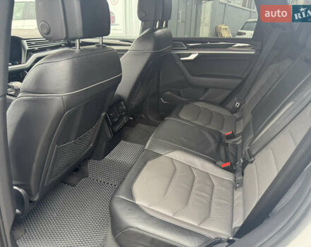 Білий Фольксваген Туарег, об'ємом двигуна 2.97 л та пробігом 33 тис. км за 76900 $, фото 13 на Automoto.ua