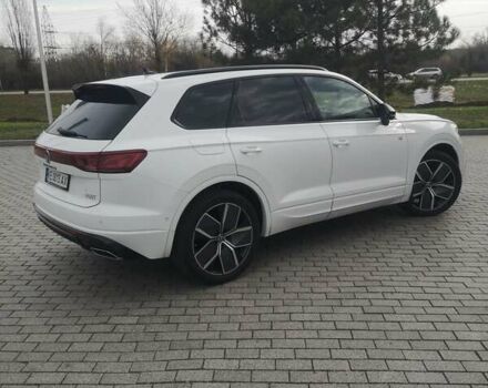 Белый Фольксваген Туарег, объемом двигателя 3 л и пробегом 55 тыс. км за 85500 $, фото 6 на Automoto.ua