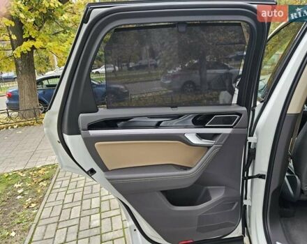 Белый Фольксваген Туарег, объемом двигателя 3 л и пробегом 32 тыс. км за 76890 $, фото 24 на Automoto.ua