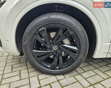 Белый Фольксваген Туарег, объемом двигателя 3 л и пробегом 32 тыс. км за 76890 $, фото 60 на Automoto.ua