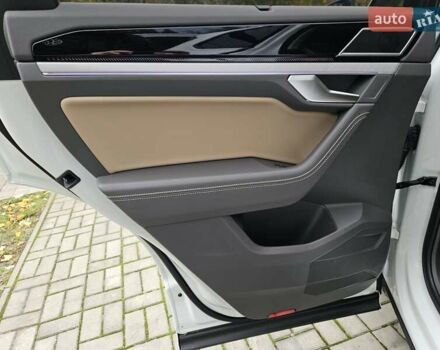 Белый Фольксваген Туарег, объемом двигателя 3 л и пробегом 32 тыс. км за 76890 $, фото 23 на Automoto.ua