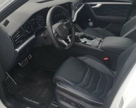 Белый Фольксваген Туарег, объемом двигателя 3 л и пробегом 55 тыс. км за 85500 $, фото 21 на Automoto.ua