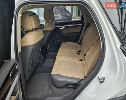 Белый Фольксваген Туарег, объемом двигателя 3 л и пробегом 32 тыс. км за 76890 $, фото 25 на Automoto.ua