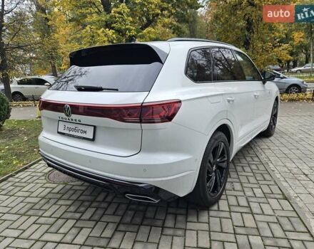 Белый Фольксваген Туарег, объемом двигателя 3 л и пробегом 32 тыс. км за 76890 $, фото 7 на Automoto.ua