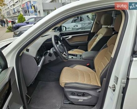 Белый Фольксваген Туарег, объемом двигателя 3 л и пробегом 32 тыс. км за 76890 $, фото 20 на Automoto.ua