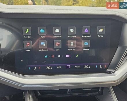 Белый Фольксваген Туарег, объемом двигателя 3 л и пробегом 32 тыс. км за 76890 $, фото 51 на Automoto.ua