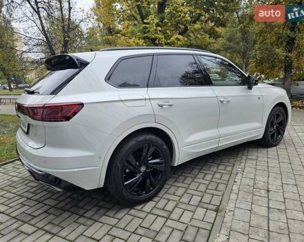 Белый Фольксваген Туарег, объемом двигателя 3 л и пробегом 32 тыс. км за 76890 $, фото 6 на Automoto.ua