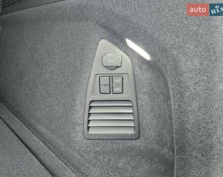 Белый Фольксваген Туарег, объемом двигателя 3 л и пробегом 32 тыс. км за 76890 $, фото 31 на Automoto.ua