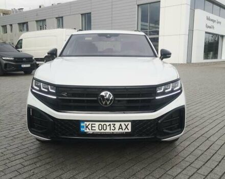 Белый Фольксваген Туарег, объемом двигателя 3 л и пробегом 55 тыс. км за 85500 $, фото 2 на Automoto.ua