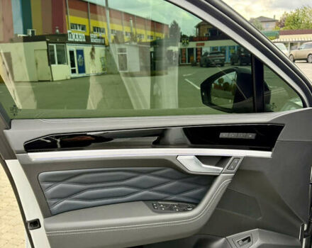 Белый Фольксваген Туарег, объемом двигателя 2.97 л и пробегом 2 тыс. км за 92000 $, фото 23 на Automoto.ua