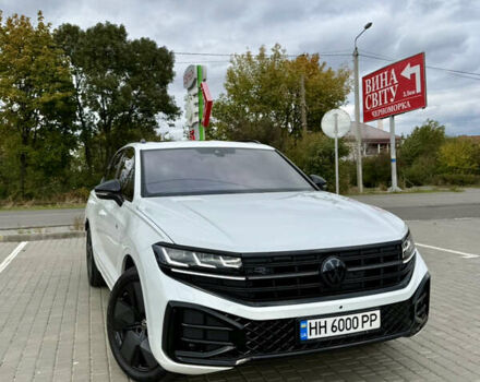 Белый Фольксваген Туарег, объемом двигателя 2.97 л и пробегом 2 тыс. км за 95500 $, фото 1 на Automoto.ua
