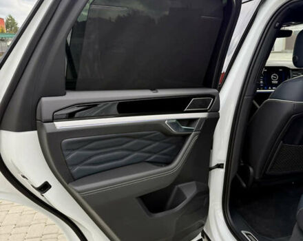 Белый Фольксваген Туарег, объемом двигателя 2.97 л и пробегом 2 тыс. км за 92000 $, фото 8 на Automoto.ua