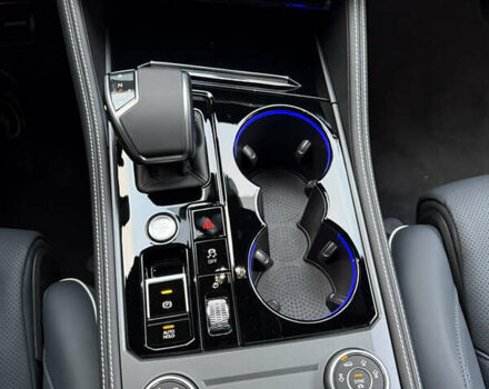 Белый Фольксваген Туарег, объемом двигателя 2.97 л и пробегом 2 тыс. км за 92000 $, фото 37 на Automoto.ua