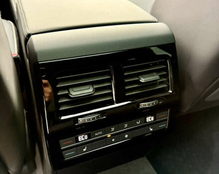 Белый Фольксваген Туарег, объемом двигателя 2.97 л и пробегом 2 тыс. км за 92000 $, фото 10 на Automoto.ua