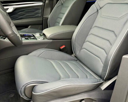 Белый Фольксваген Туарег, объемом двигателя 2.97 л и пробегом 2 тыс. км за 92000 $, фото 22 на Automoto.ua