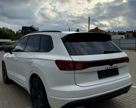 Белый Фольксваген Туарег, объемом двигателя 2.97 л и пробегом 2 тыс. км за 92000 $, фото 31 на Automoto.ua