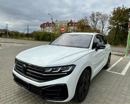 Белый Фольксваген Туарег, объемом двигателя 2.97 л и пробегом 2 тыс. км за 92000 $, фото 26 на Automoto.ua