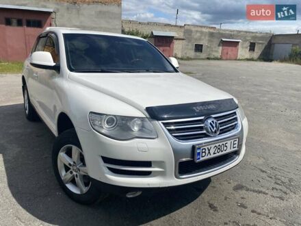 Фольксваген Туарег 2007 у Шепетовке на Automoto.ua Білий Фольксваген Туарег, об'ємом двигуна 2.97 л та пробігом 299 тис. км за 12500 $, фото 1 на Automoto.ua