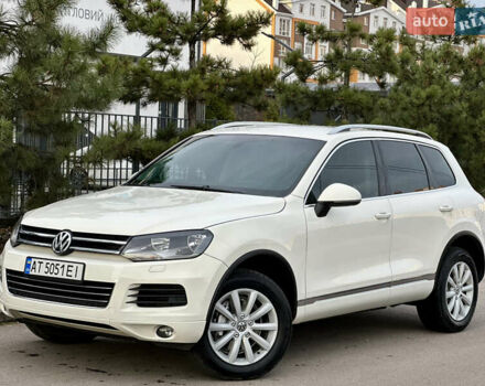 Белый Фольксваген Туарег, объемом двигателя 3 л и пробегом 217 тыс. км за 14650 $, фото 1 на Automoto.ua