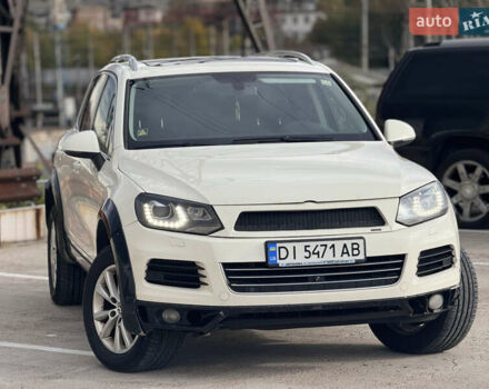 Белый Фольксваген Туарег, объемом двигателя 2.97 л и пробегом 200 тыс. км за 13500 $, фото 1 на Automoto.ua