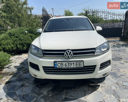 Білий Фольксваген Туарег, об'ємом двигуна 3 л та пробігом 220 тис. км за 17000 $, фото 1 на Automoto.ua
