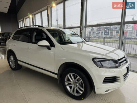 Белый Фольксваген Туарег, объемом двигателя 3.6 л и пробегом 280 тыс. км за 14500 $, фото 1 на Automoto.ua