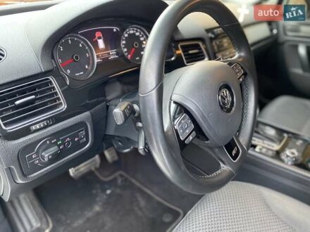 Білий Фольксваген Туарег, об'ємом двигуна 3 л та пробігом 290 тис. км за 17999 $, фото 1 на Automoto.ua