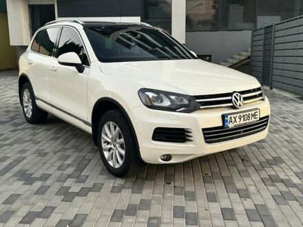 Білий Фольксваген Туарег, об'ємом двигуна 4.13 л та пробігом 195 тис. км за 26500 $, фото 1 на Automoto.ua