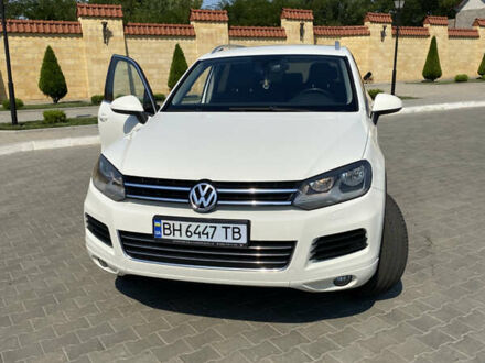 Белый Фольксваген Туарег, объемом двигателя 2.97 л и пробегом 259 тыс. км за 23000 $, фото 1 на Automoto.ua