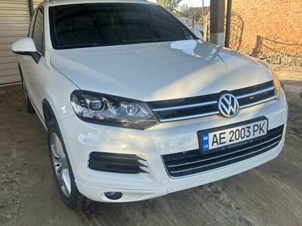 Білий Фольксваген Туарег, об'ємом двигуна 2.97 л та пробігом 250 тис. км за 15500 $, фото 1 на Automoto.ua