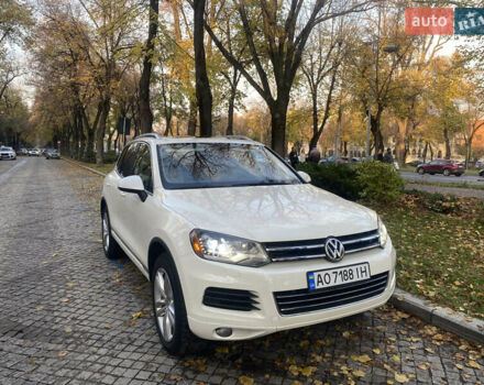 Белый Фольксваген Туарег, объемом двигателя 2.97 л и пробегом 340 тыс. км за 17700 $, фото 1 на Automoto.ua