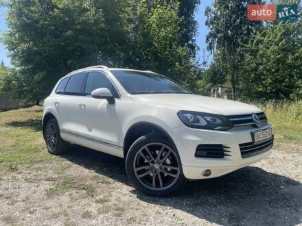 Фольксваген Туарег 2011 в Хмельницком на Automoto.ua Белый Фольксваген Туарег, объемом двигателя 2.97 л и пробегом 261 тыс. км за 17999 $, фото 1 на Automoto.ua