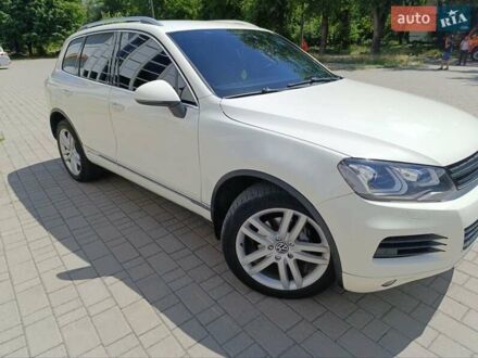 Белый Фольксваген Туарег, объемом двигателя 2.97 л и пробегом 250 тыс. км за 19000 $, фото 1 на Automoto.ua