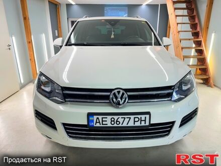 Білий Фольксваген Туарег, об'ємом двигуна 3 л та пробігом 223 тис. км за 19500 $, фото 1 на Automoto.ua