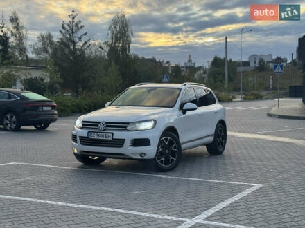 Білий Фольксваген Туарег, об'ємом двигуна 2.97 л та пробігом 226 тис. км за 12950 $, фото 1 на Automoto.ua