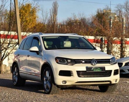 Белый Фольксваген Туарег, объемом двигателя 3 л и пробегом 227 тыс. км за 17850 $, фото 1 на Automoto.ua