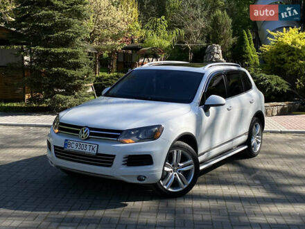 Фольксваген Туарег 2012 в Львове на Automoto.ua Белый Фольксваген Туарег, объемом двигателя 2.97 л и пробегом 326 тыс. км за 17850 $, фото 1 на Automoto.ua