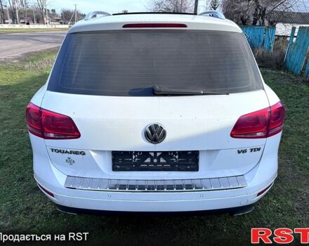 Білий Фольксваген Туарег, об'ємом двигуна 3 л та пробігом 247 тис. км за 20000 $, фото 1 на Automoto.ua