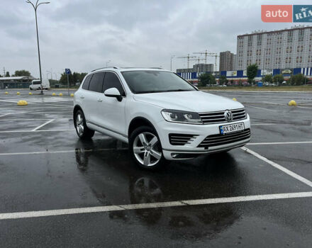 Білий Фольксваген Туарег, об'ємом двигуна 3 л та пробігом 204 тис. км за 16800 $, фото 1 на Automoto.ua