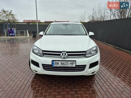 Белый Фольксваген Туарег, объемом двигателя 2.97 л и пробегом 182 тыс. км за 17700 $, фото 1 на Automoto.ua