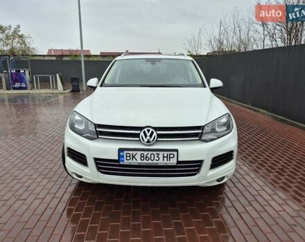 Белый Фольксваген Туарег, объемом двигателя 2.97 л и пробегом 182 тыс. км за 17700 $, фото 1 на Automoto.ua