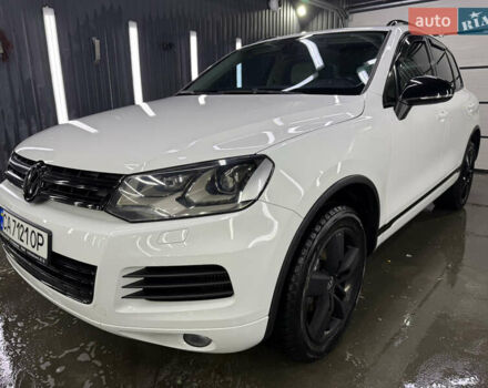 Білий Фольксваген Туарег, об'ємом двигуна 2.97 л та пробігом 370 тис. км за 15499 $, фото 1 на Automoto.ua