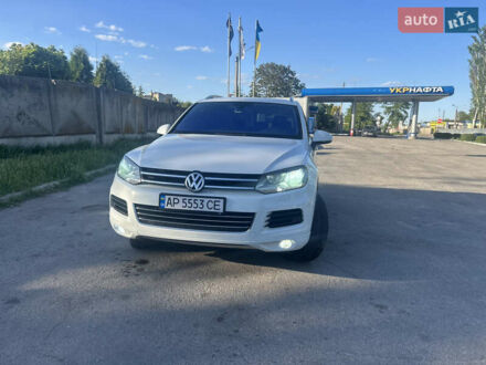 Белый Фольксваген Туарег, объемом двигателя 2.97 л и пробегом 245 тыс. км за 20000 $, фото 1 на Automoto.ua