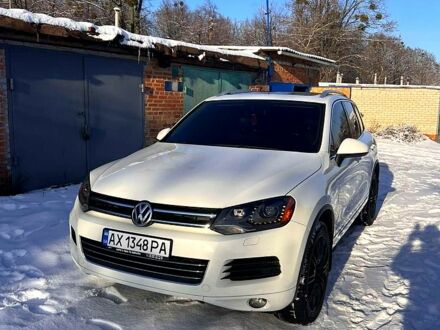Білий Фольксваген Туарег, об'ємом двигуна 3 л та пробігом 225 тис. км за 18000 $, фото 1 на Automoto.ua
