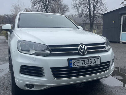 Белый Фольксваген Туарег, объемом двигателя 2.97 л и пробегом 130 тыс. км за 21300 $, фото 1 на Automoto.ua